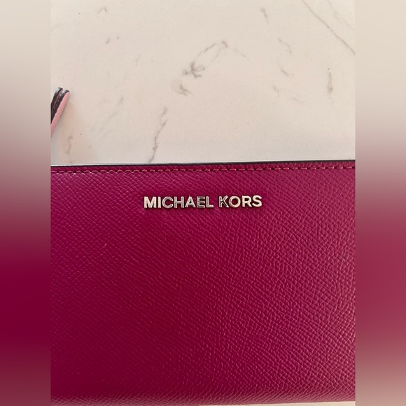Michael Kors Wallet- NWOT - Picture 9 of 16
